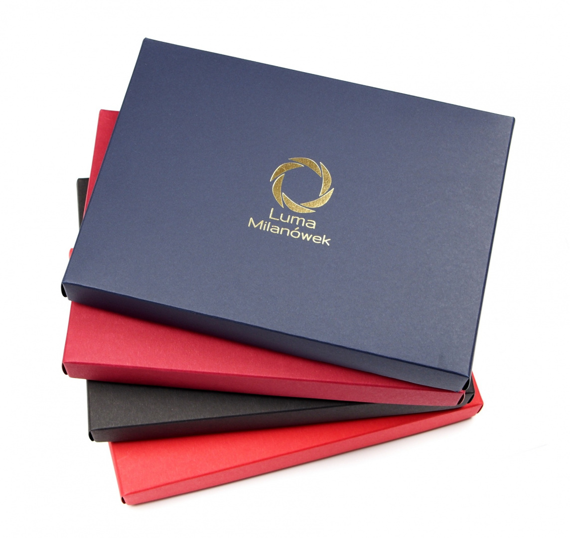 Gift wrapping with logo - black
