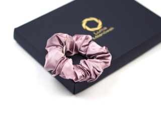 Jedwabna gumka do włosów scrunchie lila JGS-005