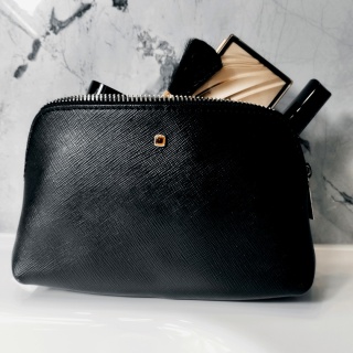 Skórzana damska kosmetyczka z bursztynem