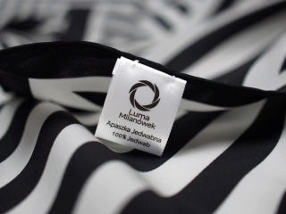 Ecru Silk Crepe Scarf, 90x90cm AJK-940