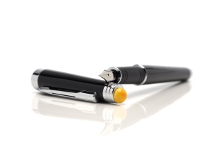 Silver fountain pen with milky amber