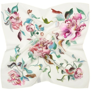 Hand-painted silk crochet hook Floral Whisper 55x55 cm AM5-048