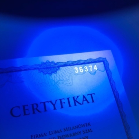 Krawat jedwabny w drewnianym pudełku KRD-356