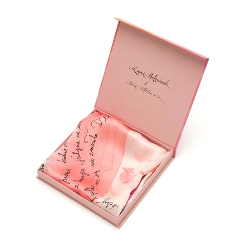 Silk scarf by Wisława Szymborska Portrait of a woman 68x68cm AD7-501