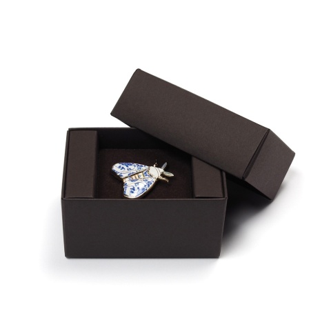 Silkworm lapel pin PIN-08