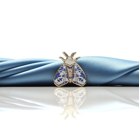 Silkworm lapel pin PIN-08
