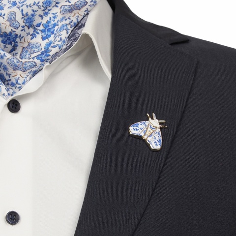 Silkworm lapel pin PIN-08