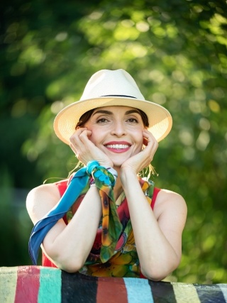 Silk crochet hand-painted Wildflowers 55x55cm AM5-026