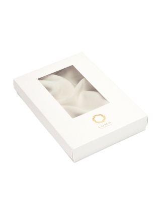 Duże białe opakowanie prezentowe z okienkiem na szal OP.017