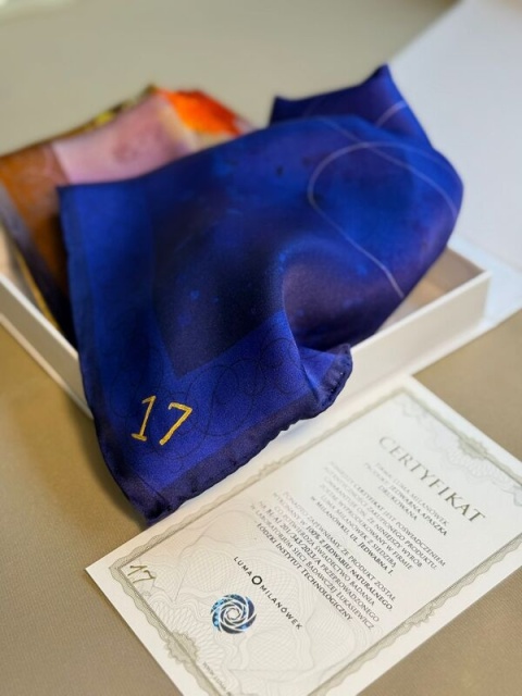 Silk scarf for the centennial of Milan silk 88x88 cm AJ-17B