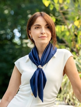 A clip for a scarf, a buckle for a scarf or shawl, leaves with cubic zirconia