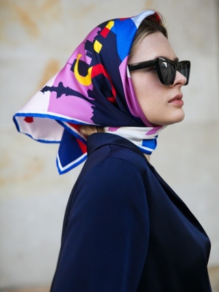 Warsaw scarf 100% silk 68x68cm AD7-089